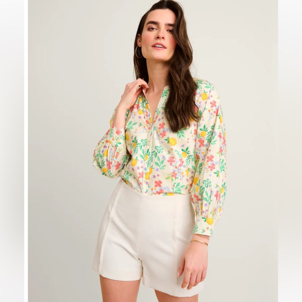 NWOT UNTUCKit Whimsical 🍋 Multi Print “Carrie” Button Up Blouse Size M